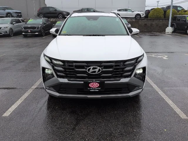 Used 2025 White Hyundai SEL Convenience image 7