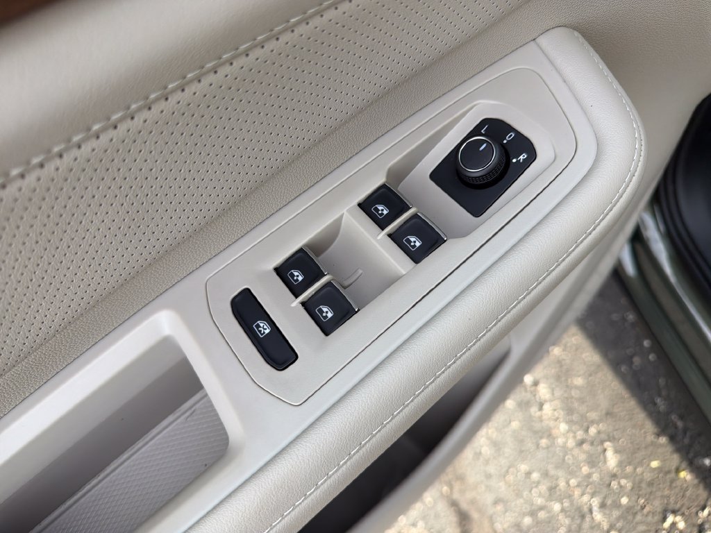 2026 Volkswagen Atlas SE w/Tech - Photo 12