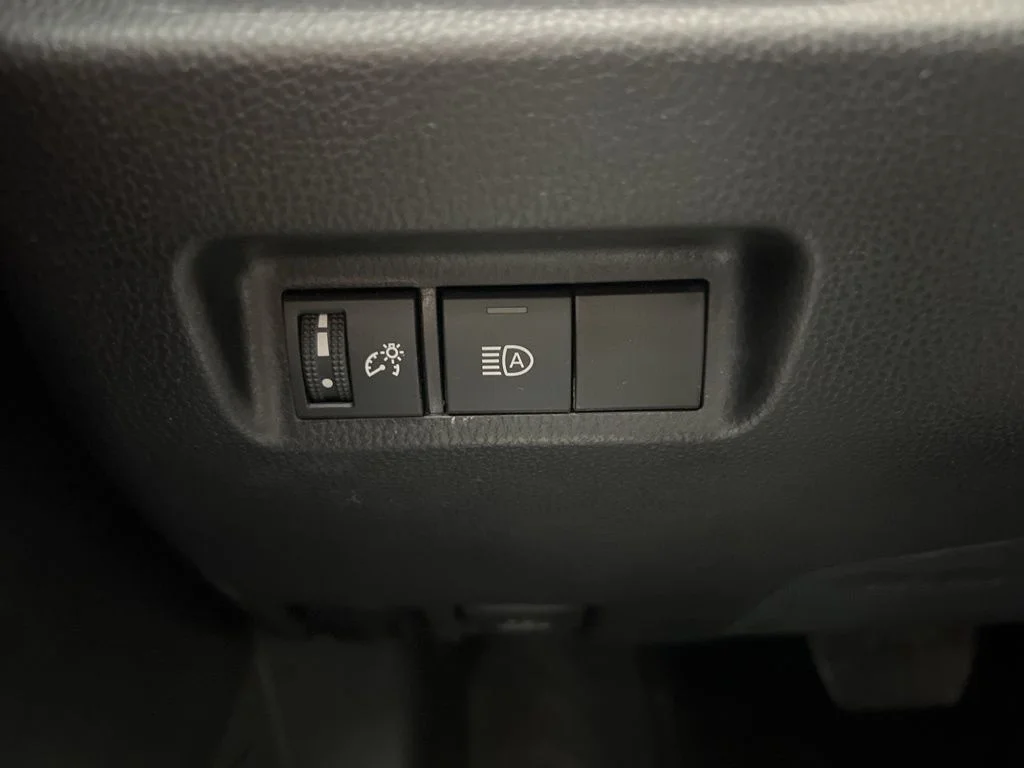 Used 2025 White Toyota XLE image 31