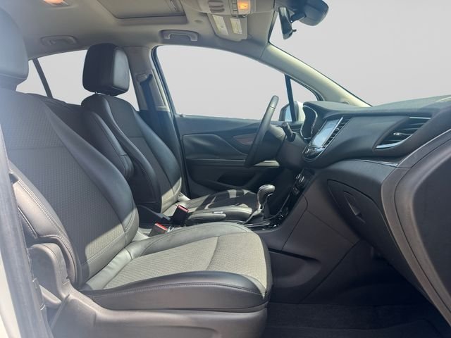 Used 2019 White Frost Buick Preferred image 15