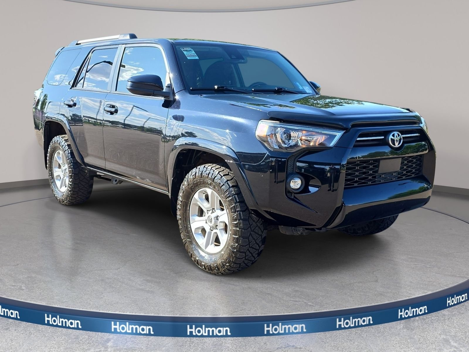 Used 2021 Black Toyota SR5 image 4