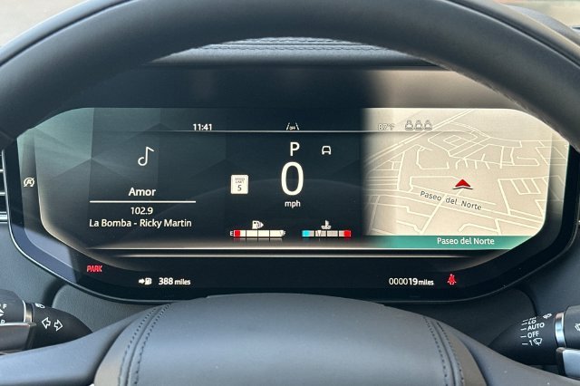 New 2026 Obsidian Black Satin Land Rover SE image 23