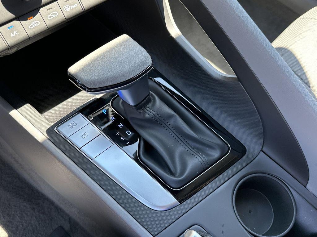 New 2026 Serenity White Hyundai SE image 19