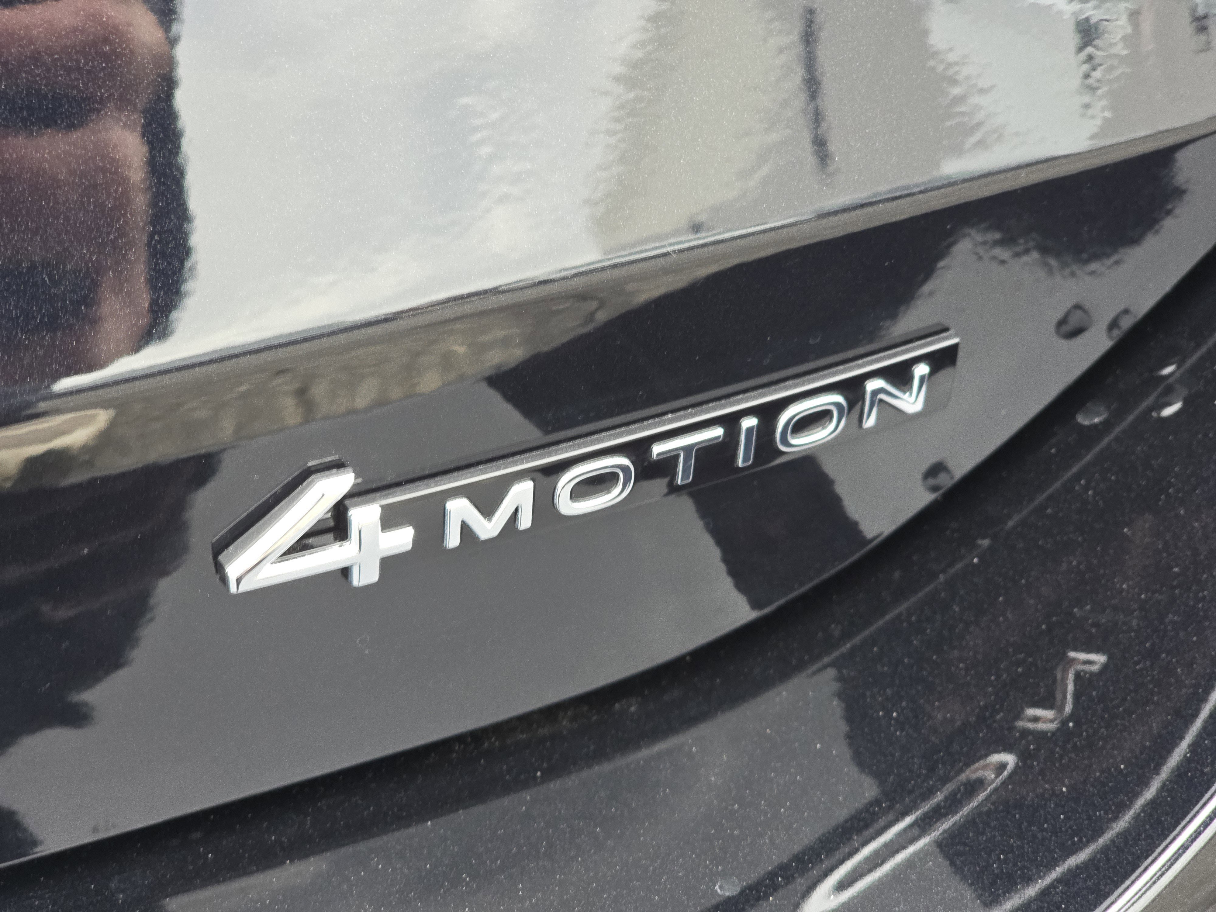 New 2026 Deep Black Pearl Volkswagen SE R-Line Black image 15