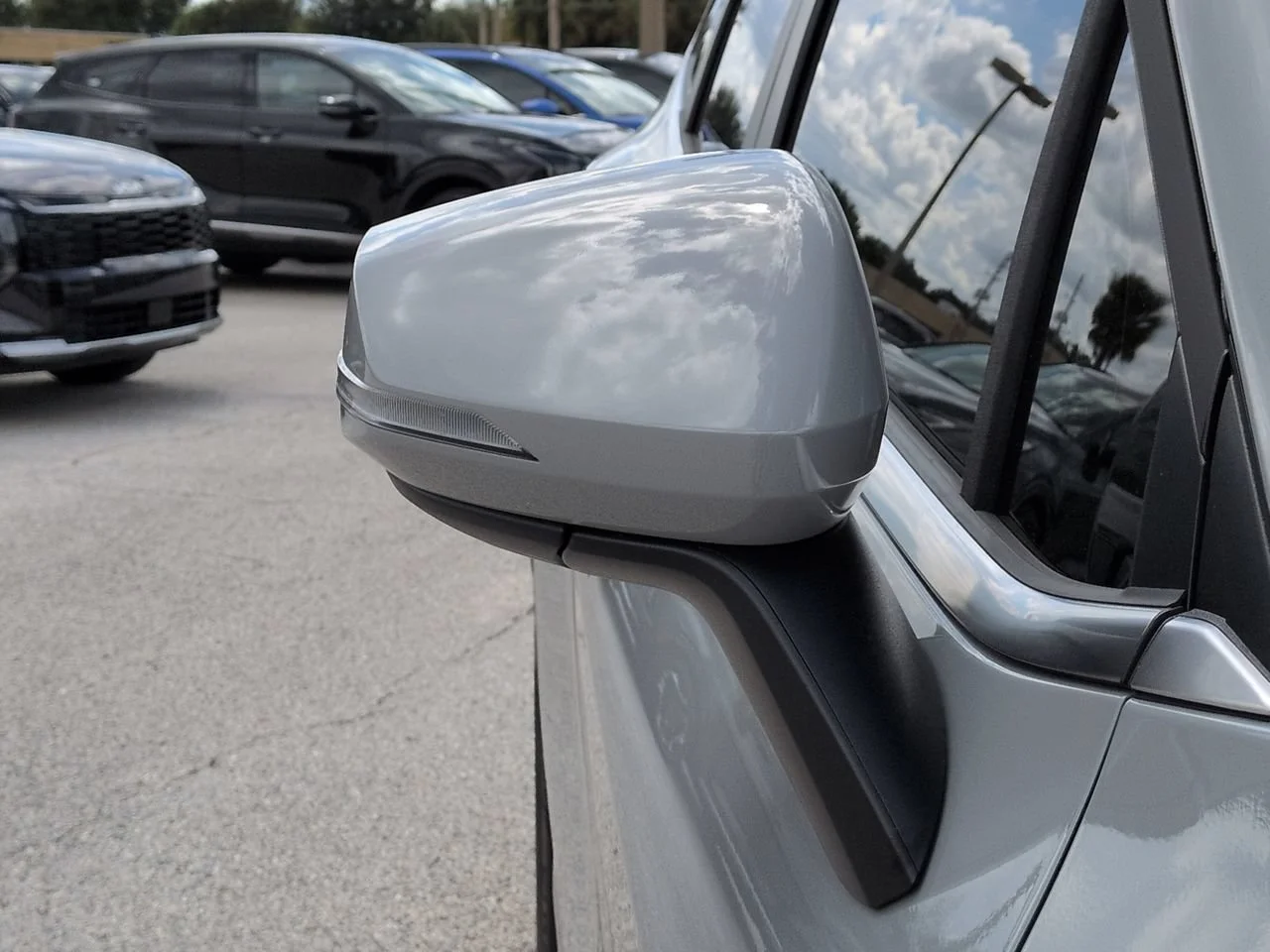 New 2027 Wolf Gray Kia EX image 12