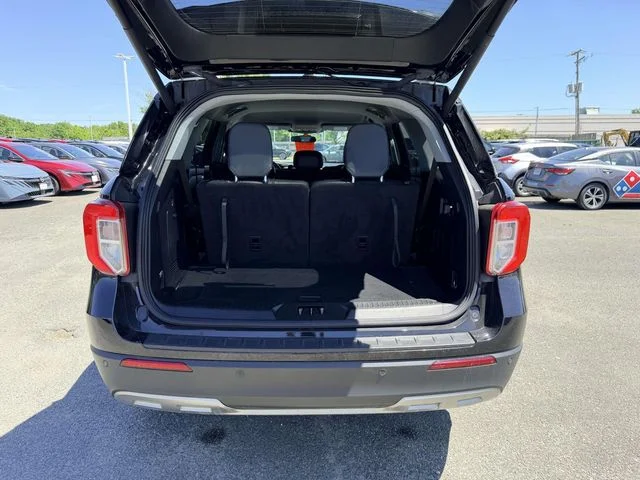 Used 2023 Black Ford XLT image 12