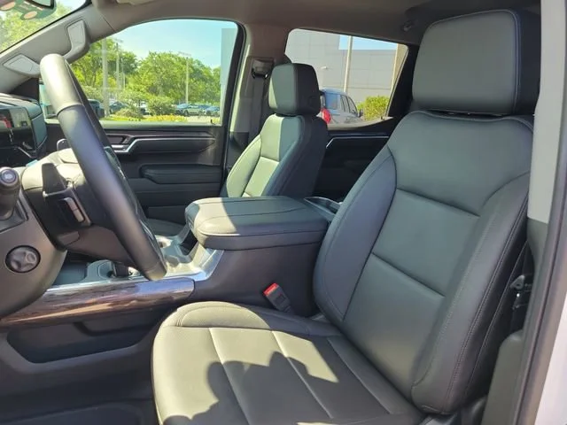 2024 Chevrolet Silverado 1500 LTZ - Photo 18