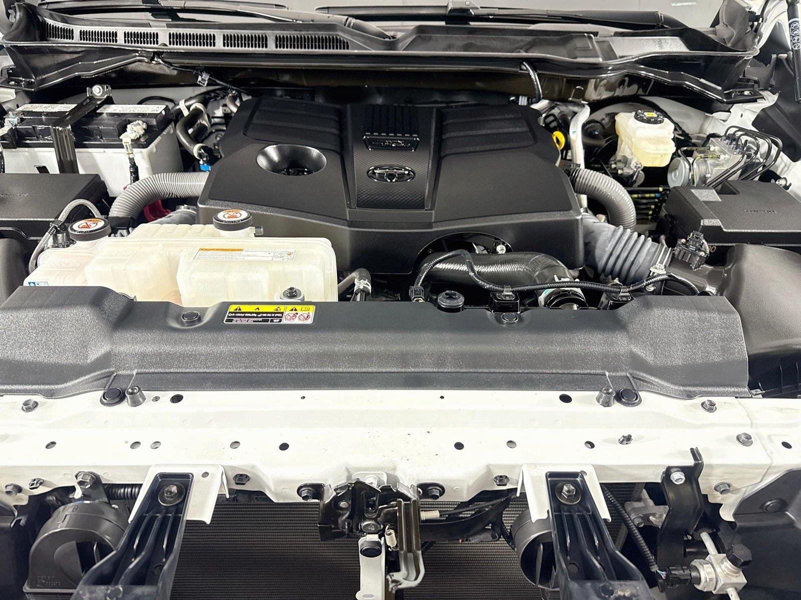 Used 2024 Ice Cap Toyota SR5 image 41