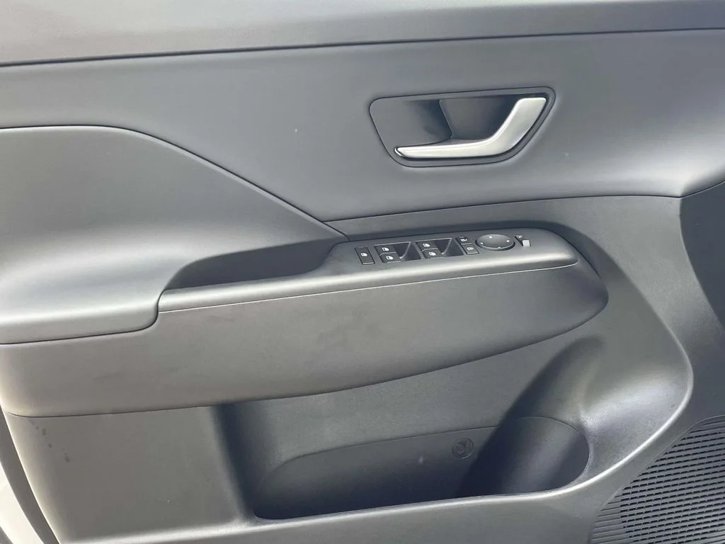 New 2026 White Hyundai SEL Premium image 13