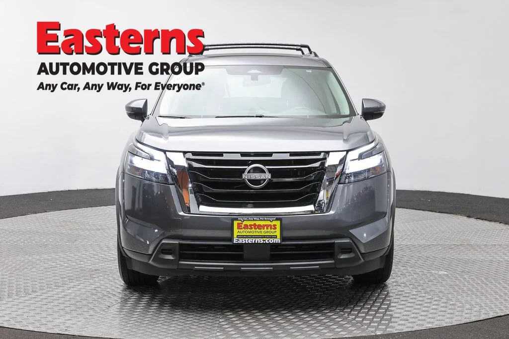 Used 2023 Gray Nissan SV image 2