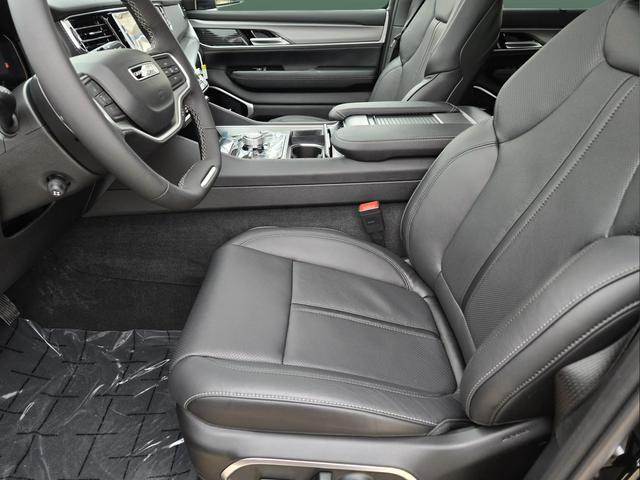 New 2026 High Gloss Black Jeep Limited Reserve image 14