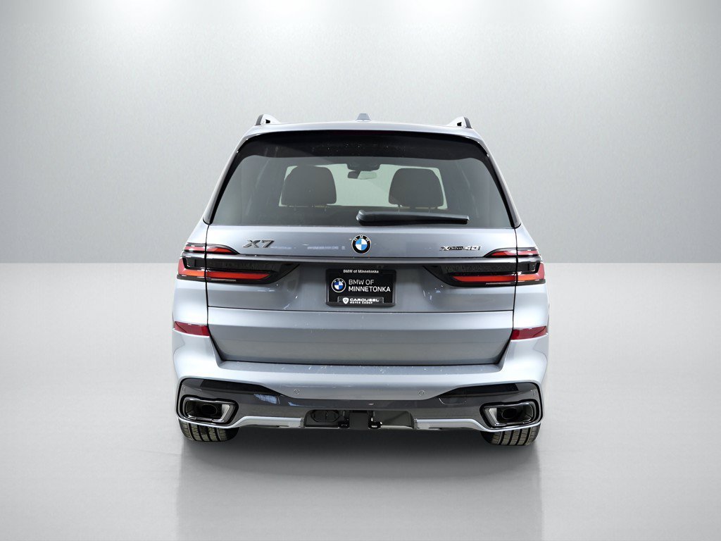 Used 2026 Skyscraper Grey Metallic BMW xDrive40i image 11