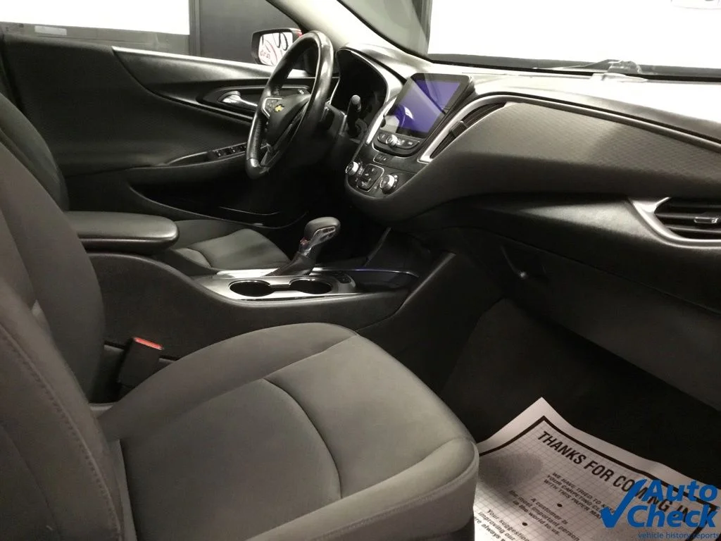 Used 2021 Red Chevrolet RS image 37