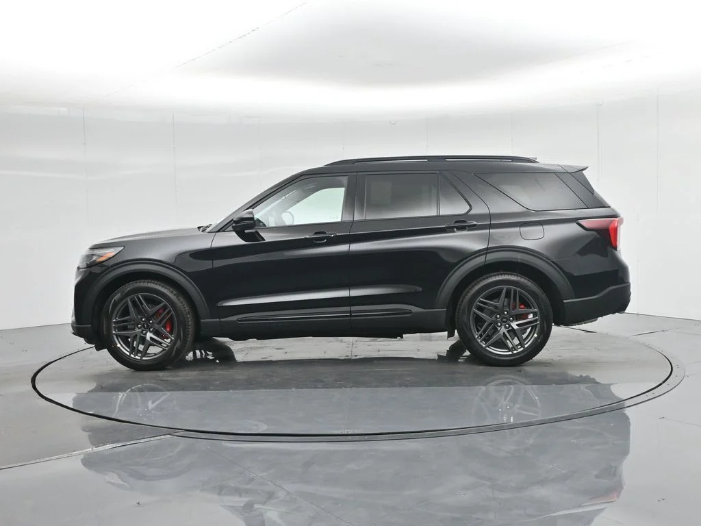 New 2026 Agate Black Metallic Ford ST image 13