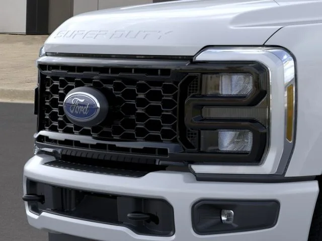 New 2026 Oxford White Ford XL image 17
