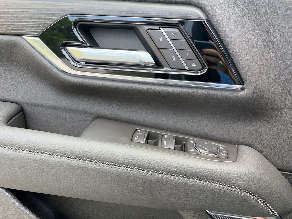 2026 GMC Yukon XL Denali - Photo 28