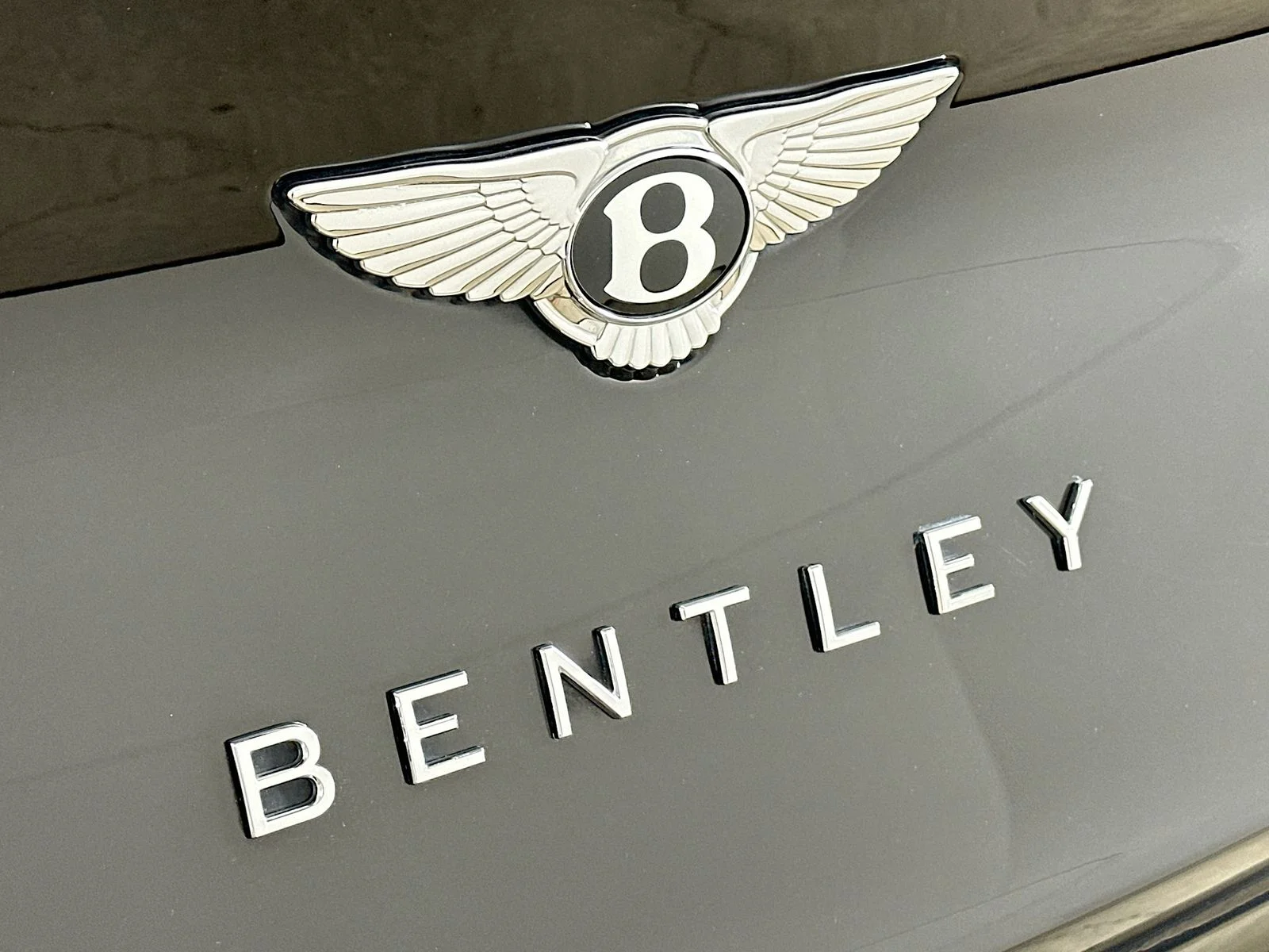 Used 2022 Black Bentley  image 59