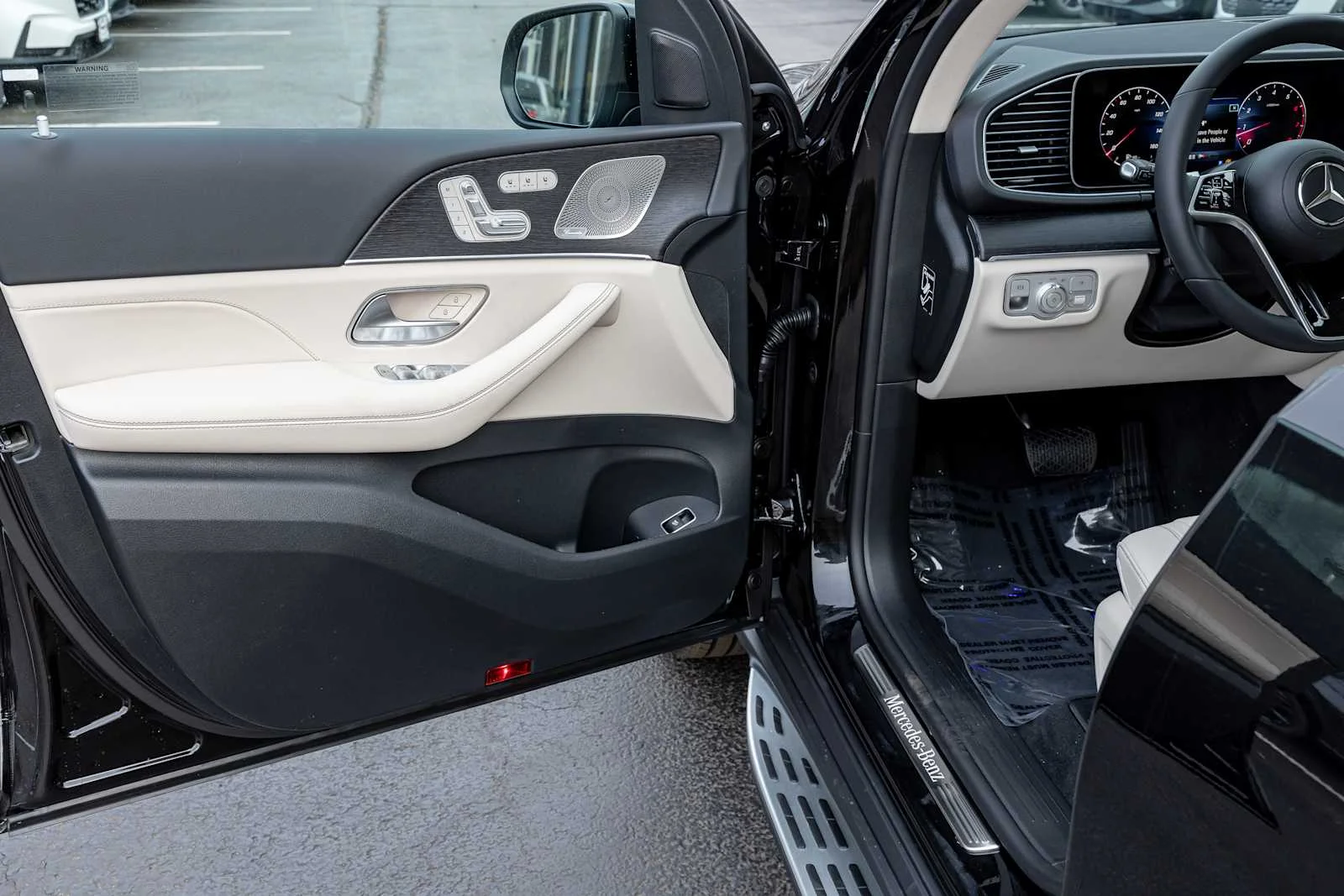 New 2026 Obsidian Black Metallic Mercedes-Benz GLE 450 image 9