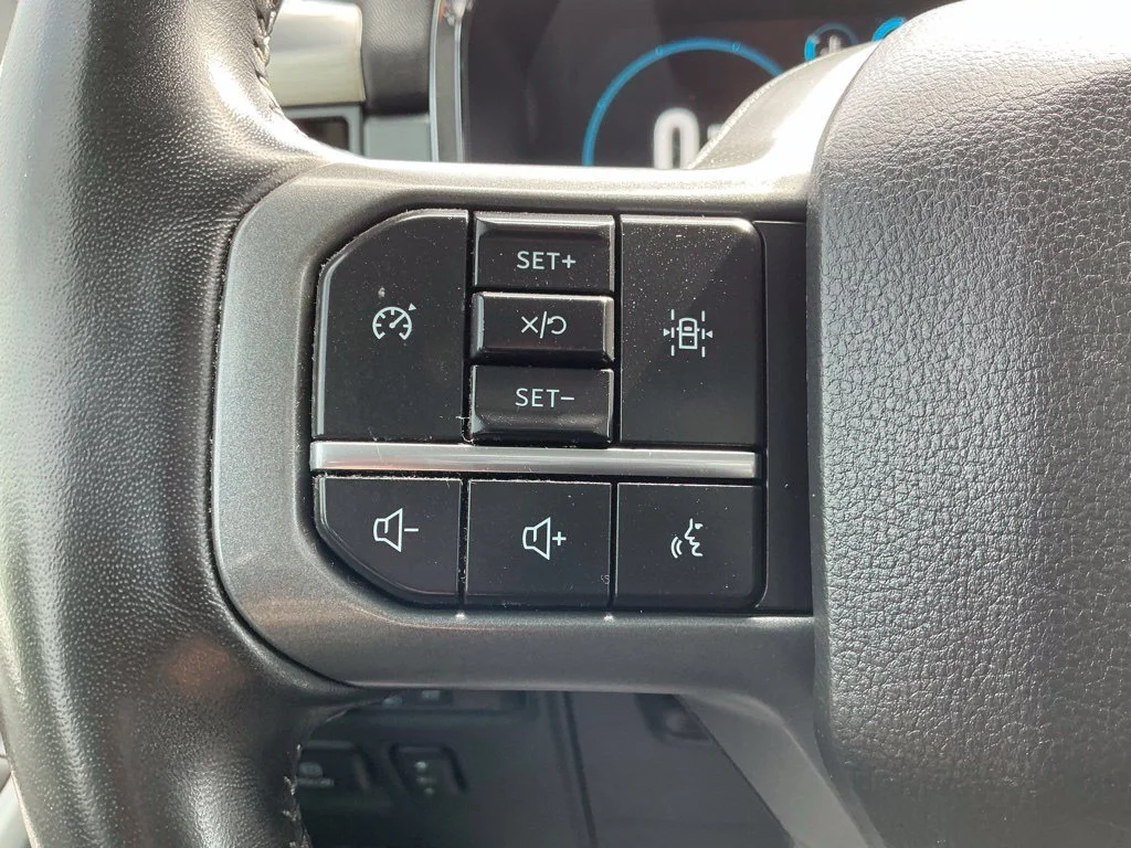 Used 2022 Silver Ford Lariat image 25