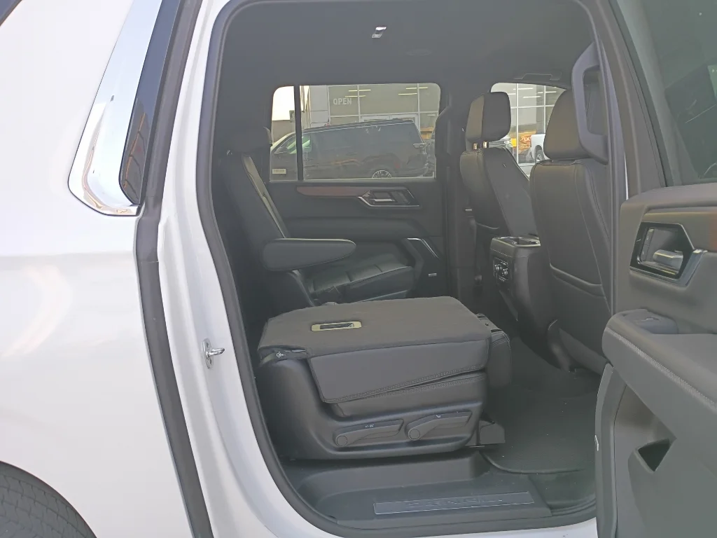 Used 2025 White GMC Denali image 16