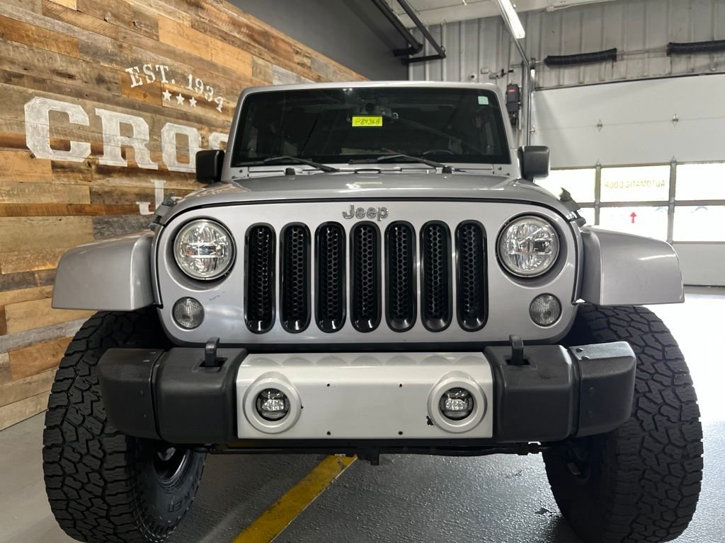Used 2014 Billet Metallic Clearcoat Jeep Unlimited Sahara image 6
