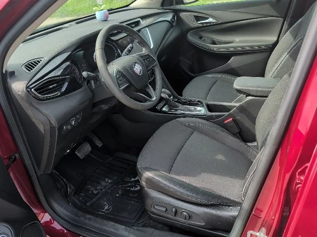 Used 2023  Buick Select image 15