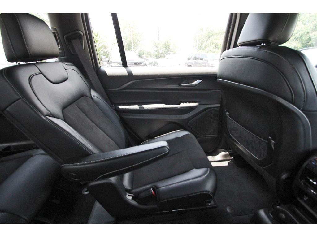 Used 2024 Gray Jeep Altitude X image 13