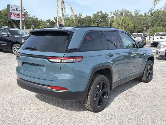 New 2026 Steel Blue Exterior Paint Jeep Limited image 4
