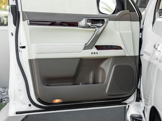 Used 2019 Starfire Pearl Lexus 460 image 11