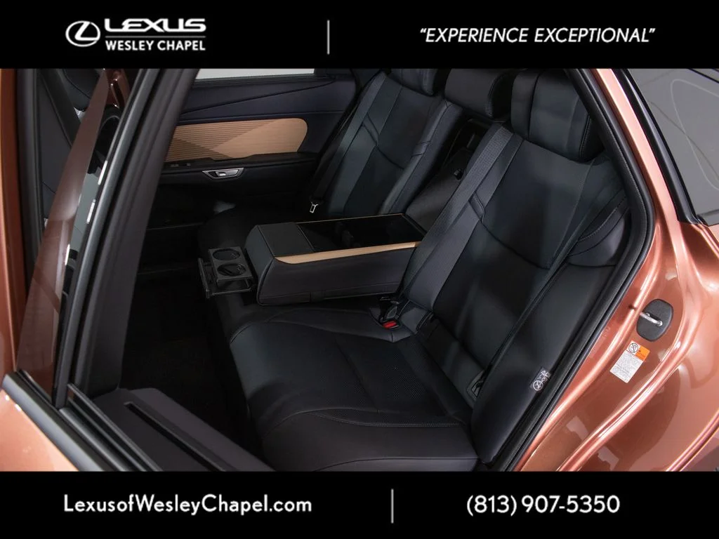 2026 Lexus ES BEV 350e Luxury - Photo 18