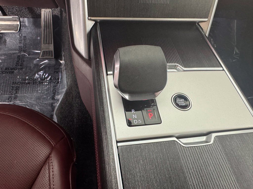 Used 2025 Fuji White Land Rover Autobiography image 18