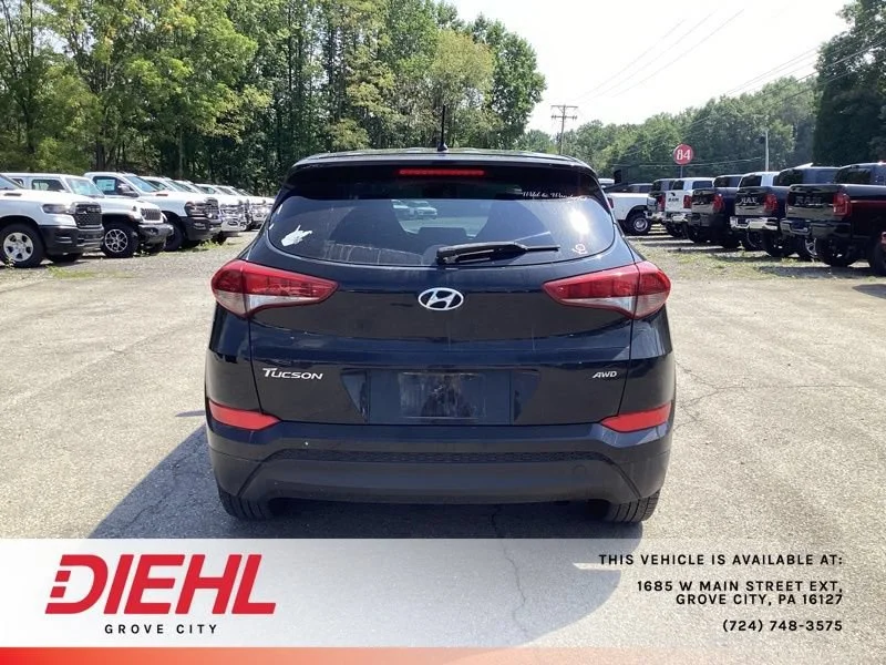 Used 2018 Black Hyundai SE image 6