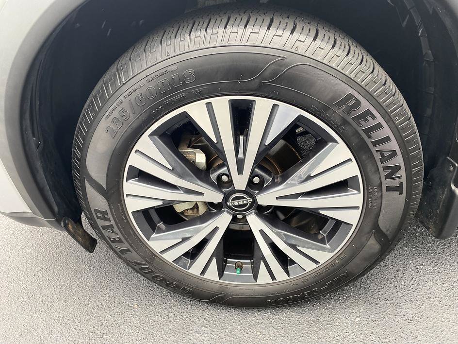 Used 2022 Brilliant Silver Metallic Nissan SV image 28