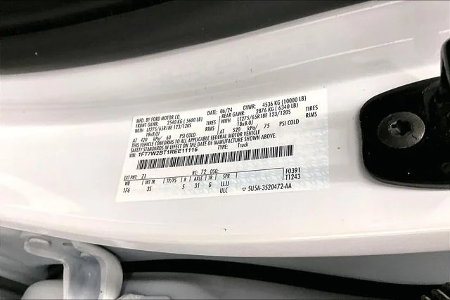Used 2024 Oxford White Ford XLT image 40