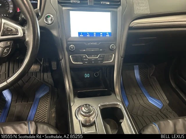 Used 2020 Blue Ford SE image 20
