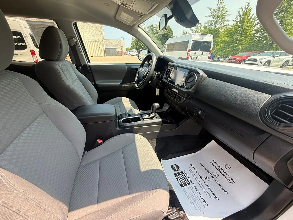 Certified Used 2022 White Toyota SR image 14