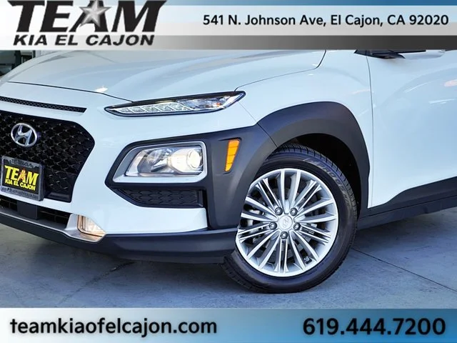 Used 2018 White Hyundai SEL image 3