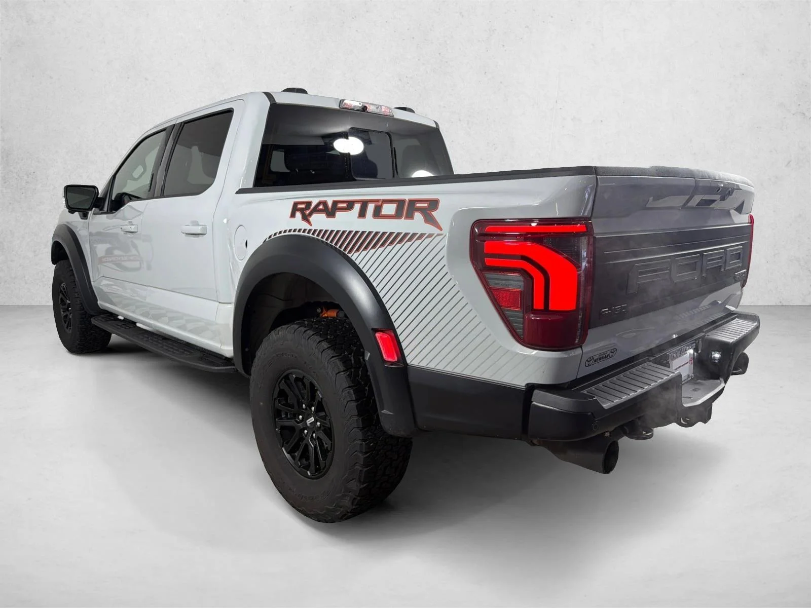 Used 2024 Gray Ford Raptor image 7
