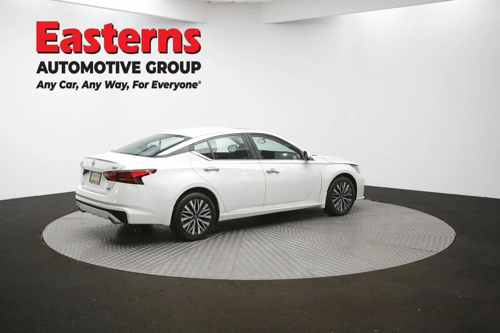 Used 2024 White Nissan 2.5 SV image 42