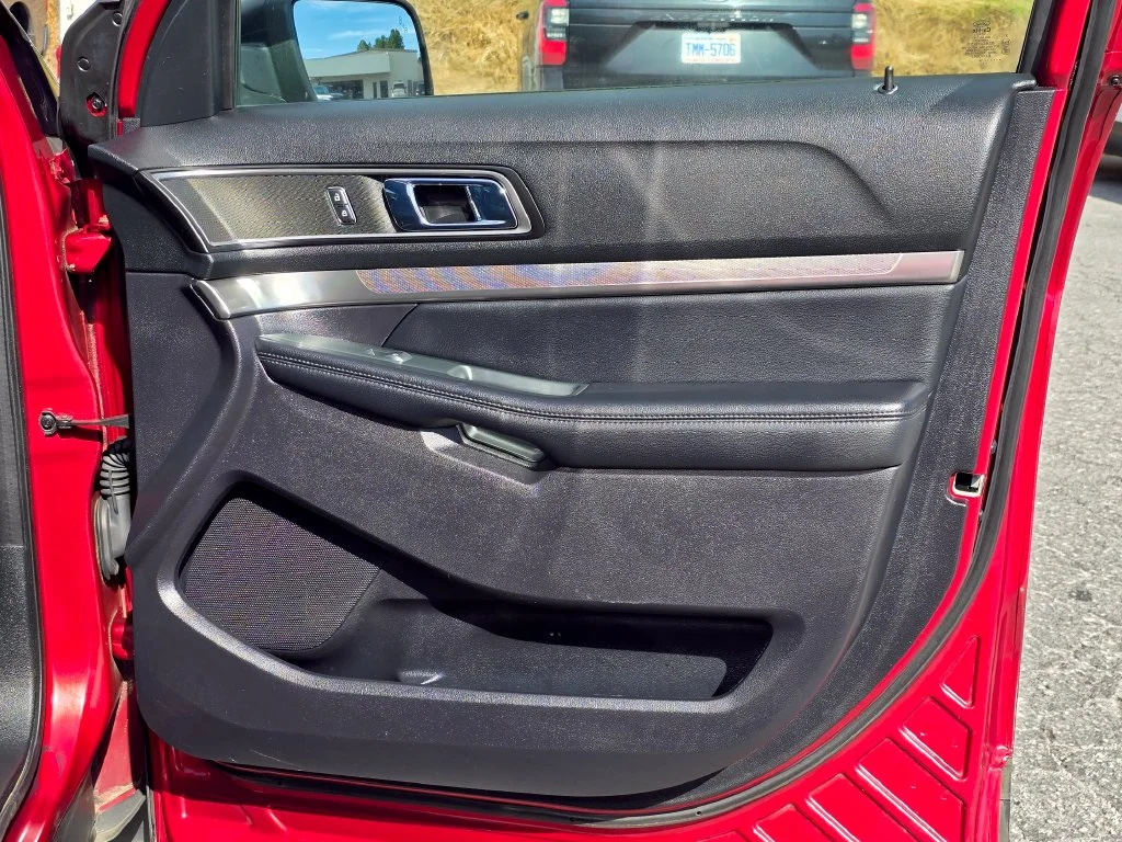 Used 2019 Red Ford XLT image 46