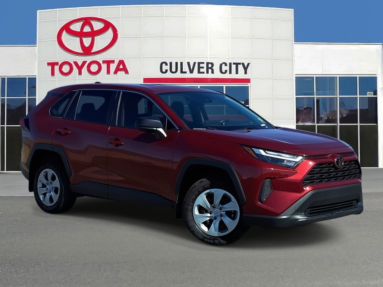 2025 Toyota RAV4 LE FWD's photo