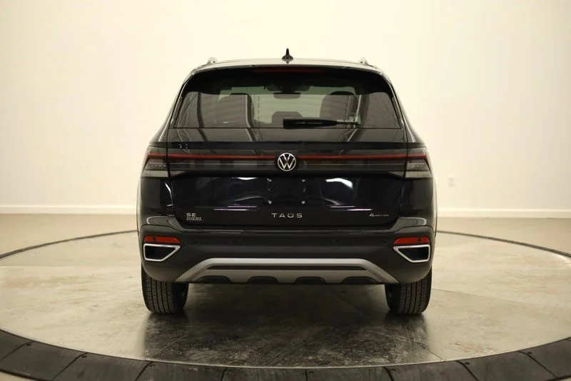 New 2026 Black Volkswagen 1.5T SE image 4