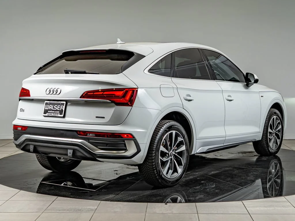 Used 2022 Glacier White Metallic Audi 45 S line Premium image 5