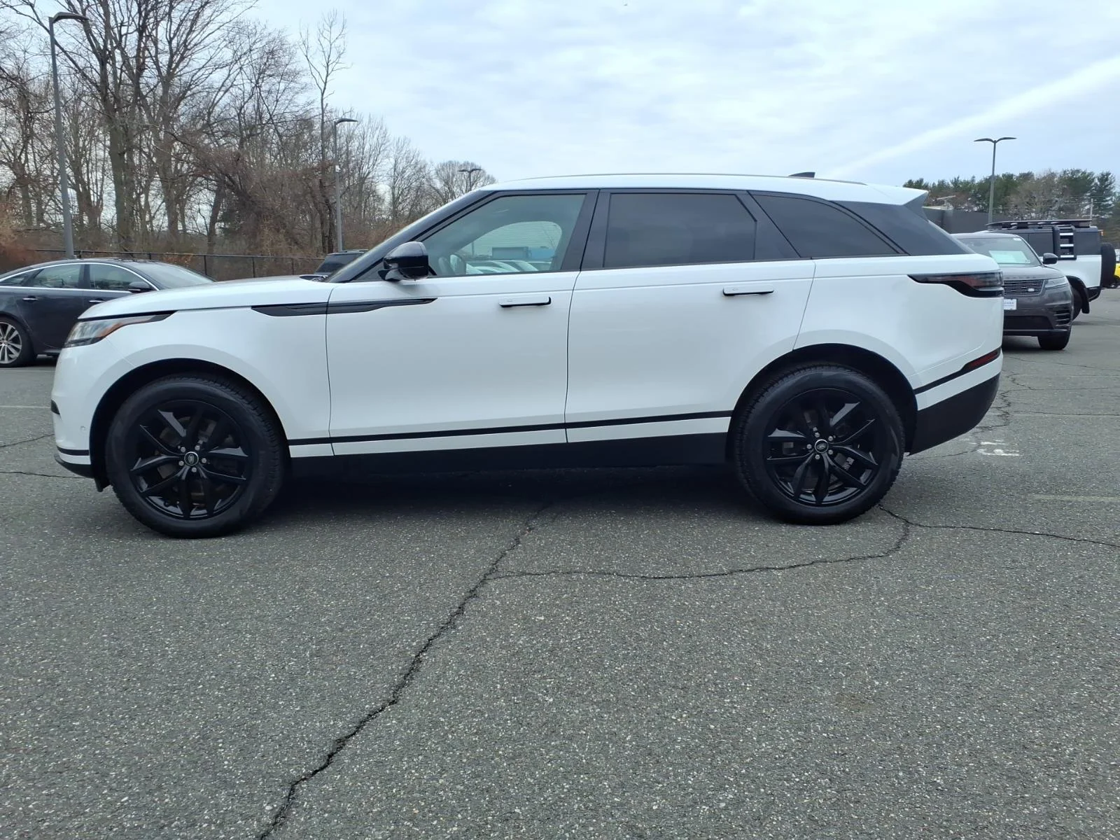Certified Used 2026 Fuji White 1aa Land Rover S image 6