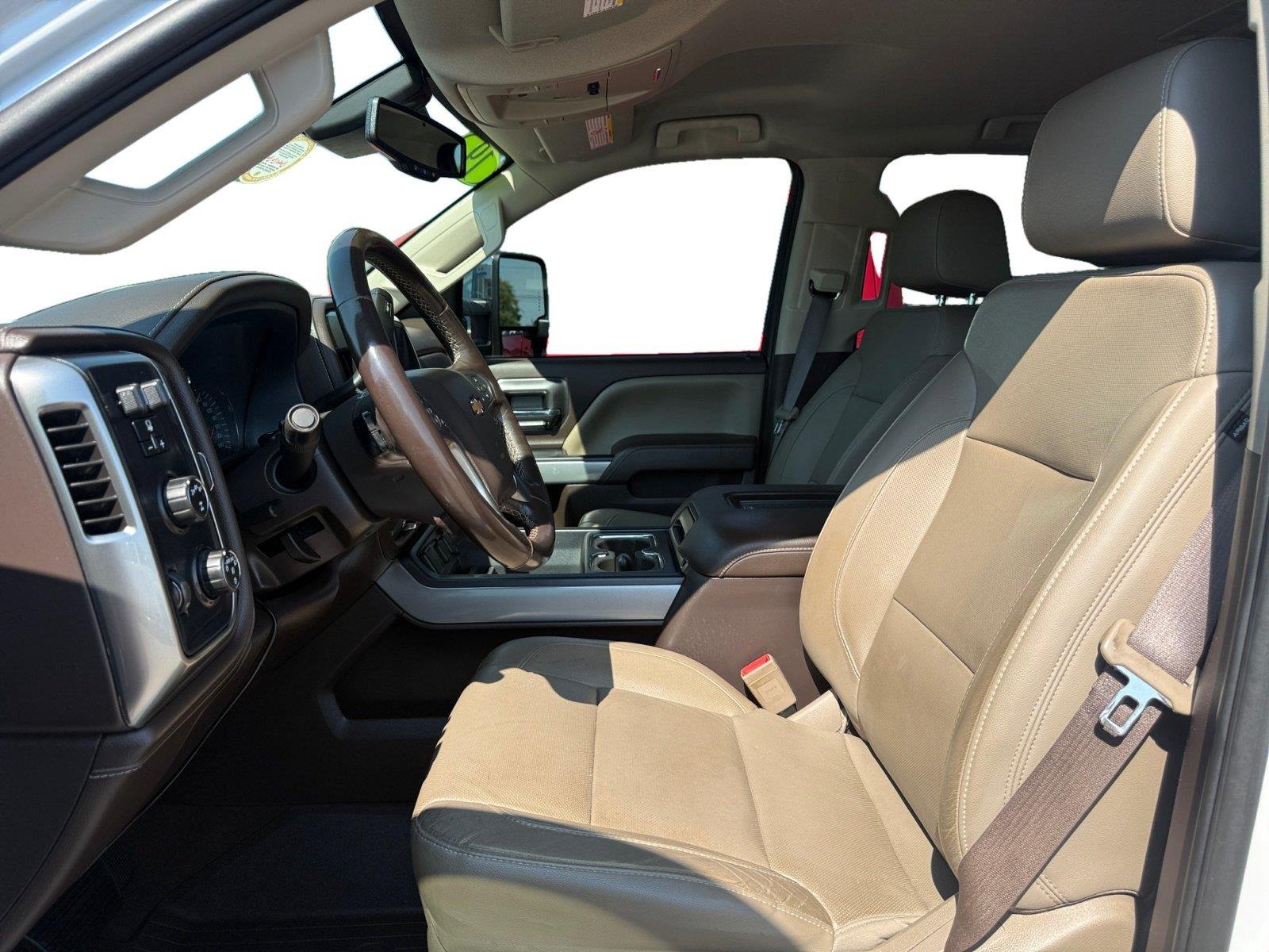 Used 2019 Iridescent Pearl Tricoat Chevrolet LTZ image 13