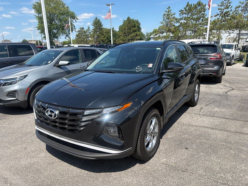 Used 2023 Black Hyundai SEL image 1