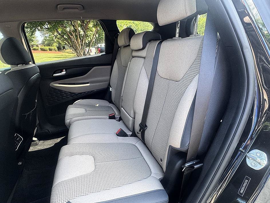 Used 2023 Twilight Black Hyundai SE image 11