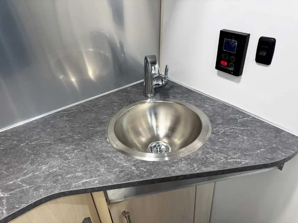 Used 2021 SILVER AIRSTREAM  image 29