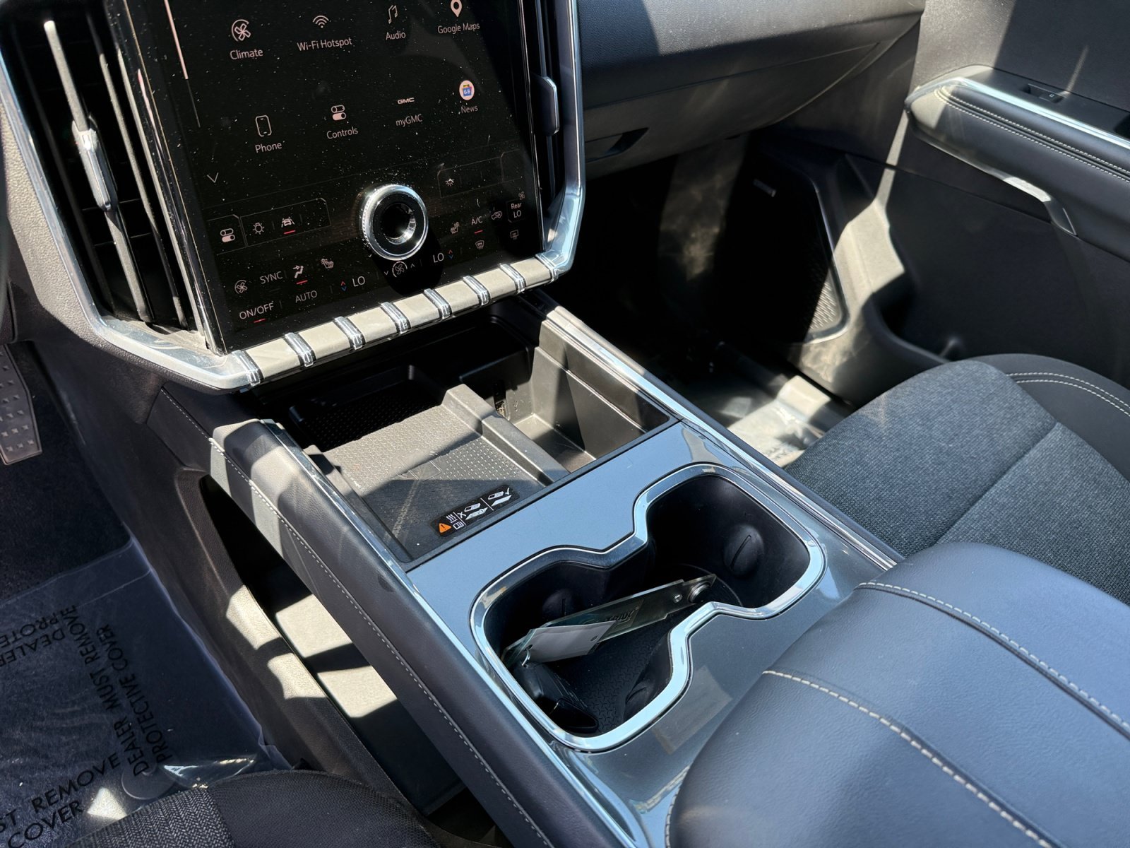 Used 2025 Summit White GMC Elevation image 13