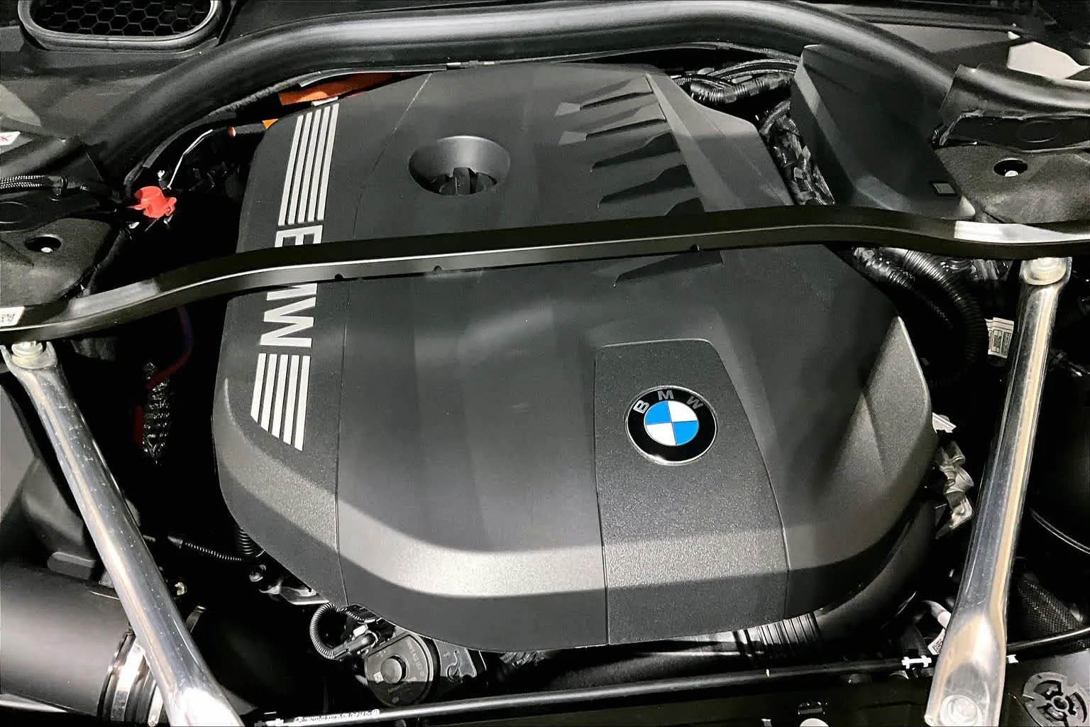 New 2026 Black Sapphire Metallic BMW 750e xDrive image 15